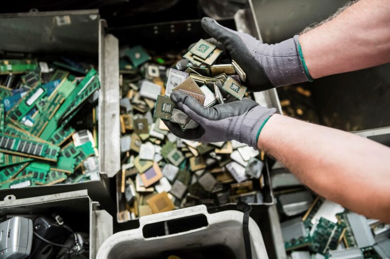 remove electronic waste products