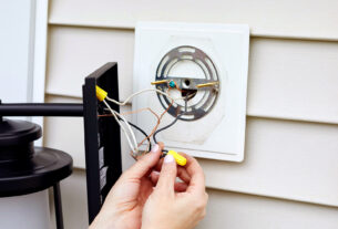 Stay Safe While Installing Outdoor Electrical Fixtures
