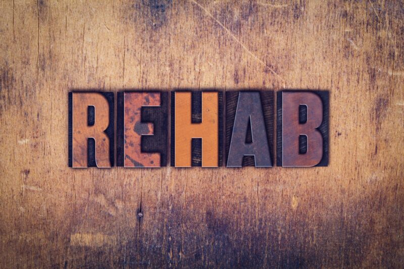 What things do you need to consider when choosing a rehab center?
