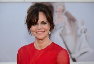 Sally Field Net Worth – Biography, Career, Spouse And More