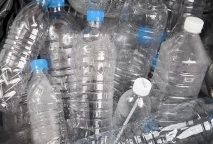 Wellhealthorganic.com know why not to reuse plastic water bottles know its reason in Hindi